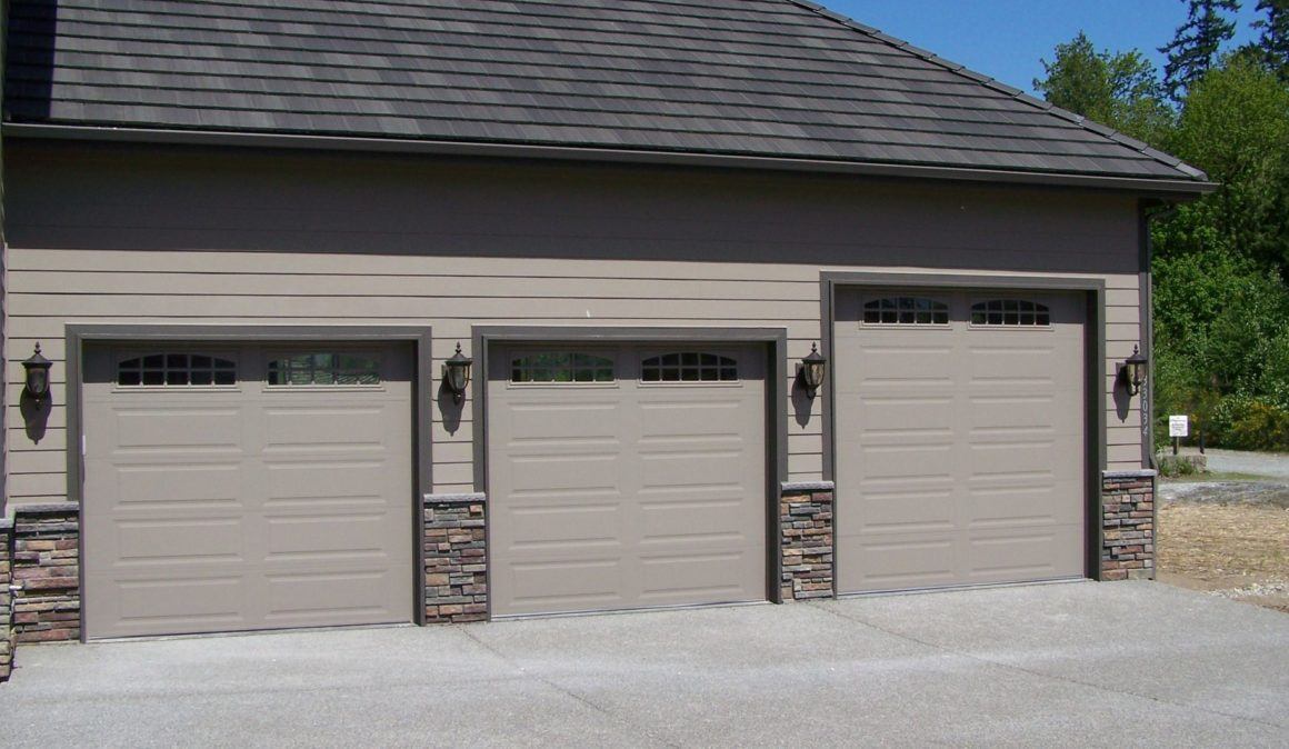Amarr 3 inch Gray Triangle style Bottom Garage Door Seal